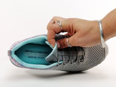 Basket SKECHERS femme destockage sans lacets, pieds larges, semelle à mémoire de forme Virtue 104411