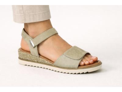 Sandale femme TAMARIS 28118 chic et confort compensée vert sauge à scratch - VEGAN