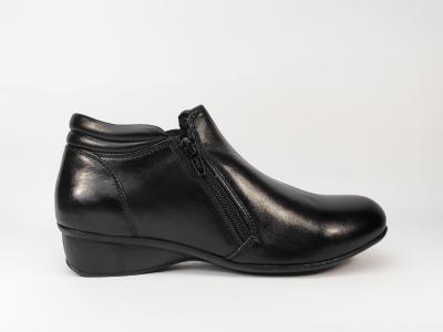 Bottillon d'hiver en cuir noir destockage LUXAT Exalite pour femme