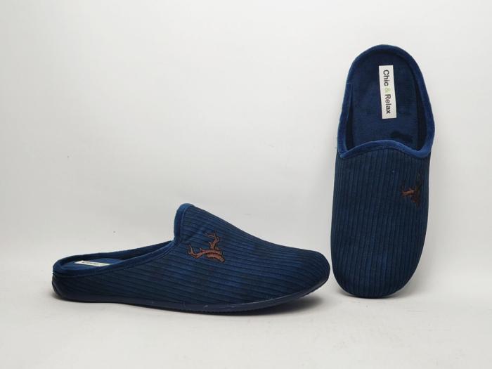 Pantoufle homme originale motif cerf confortable en velours CHIC & RELAX racerf marine