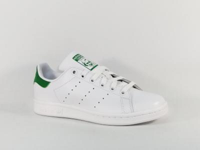 Basket stan smith femme en destockage ADIDAS  pas cher cuir blanc vert