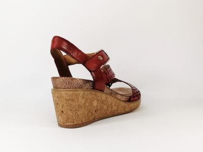 Sandale femme en destockage TAMARIS 28022 compensée en cuir rouge