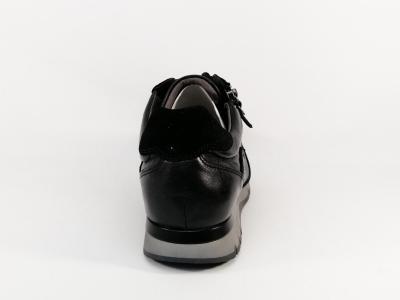 Sneakers confortable en cuir noir CAPRICE 23750 grande largeur H femme