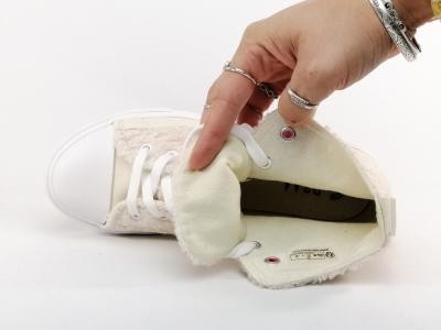 Chaussures montantes femme tendance dessus bouclé blanc cassé confortable à pas cher BANANA MOON roy