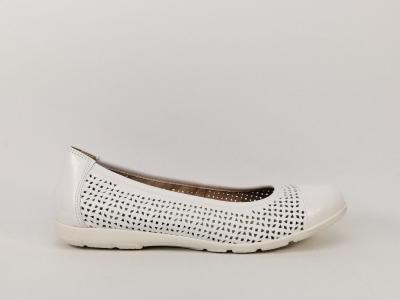 Ballerine confort en cuir blanc CAPRICE 22151 largeur G pour femme
