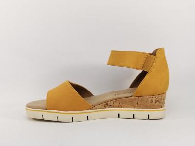Sandale femme cuir jaune, talon fermé confortable largeur G CAPRICE 28701