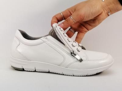 Tennis confort cuir souple blanc CAPRICE 23754 largeur G femme