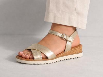 Sandale femme TAMARIS doré 28106 compensée chic et confortable à pas cher