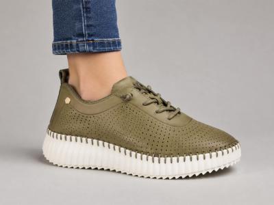 Baskets vertes femme sans lacets cuir très souple confort destockage CARMELA 162369
