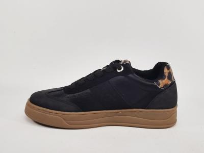 Basket noire femme tendance confortable destockage REFRESH 172954 à pas cher leopard