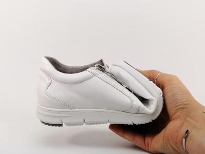 Tennis confort cuir souple blanc CAPRICE 23754 largeur G femme