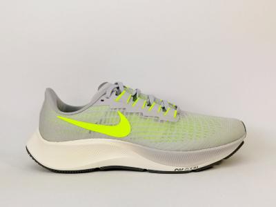 Basket de running destockage NIKE air zoom pegasus gris jaune confortable homme