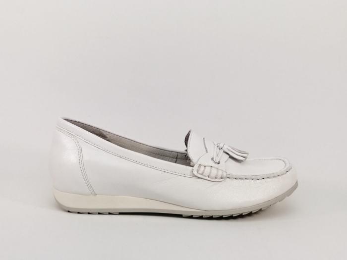 Mocassins femme grand confort cuir souple blanc largeur G CAPRICE 24250