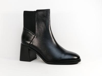 Bottine femme GALERIES LAFAYETTE muriel à pas cher en destockage cuir noir souple et talon
