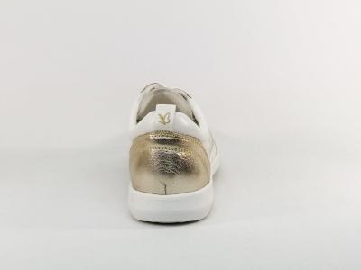 Basket de ville femme chic et confortable CAPRICE 23704 largeur G cuir blanc et or