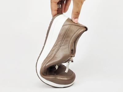 Chaussures femme pieds larges et sensibles largeur K CAPRICE 23727 taupe cuir confort