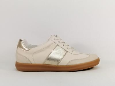 Basket femme chic tendance en cuir souple confortable largeur G CAPRICE 23705
