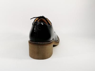Derby KICKERS oxyby en destockage cuir verni noir à talon femme
