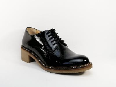 Derby KICKERS oxyby en destockage cuir verni noir à talon femme