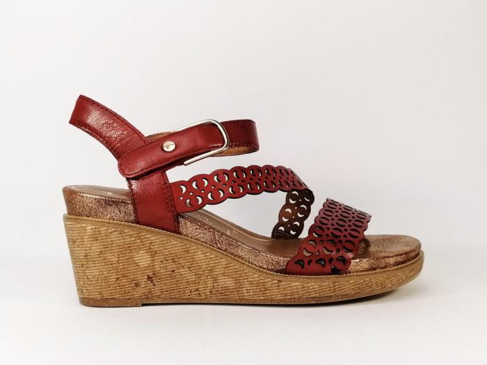 Sandale femme en destockage TAMARIS 28022 compensée en cuir rouge