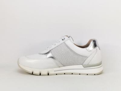 Chaussure femme pied large basket chic et confortable en cuir blanc CAPRICE 23725 largeur H