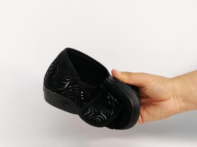 Chaussure femme pieds sensibles et larges en toile noire souple à velcro BOISSY 6297 confort