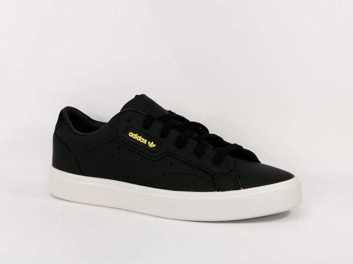 Basket ADIDAS femme sleek CG6193  cuir noir en destockage à pas cher
