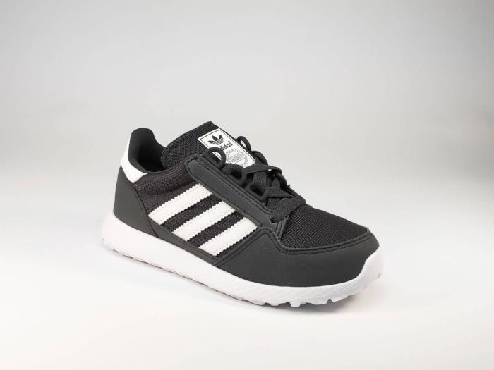 Basket garçon en toile gris ADIDAS Forest Grove à lacets destockage à pas cher
