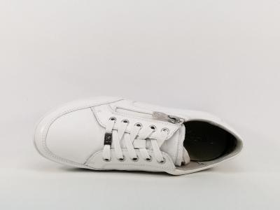Tennis confort cuir souple blanc CAPRICE 23754 largeur G femme