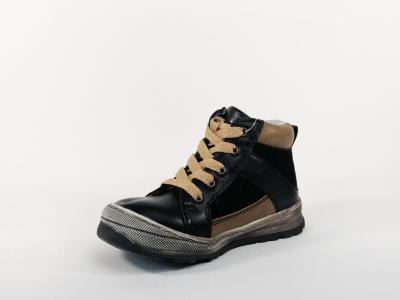 Basket montante noir STAR 819013 garçon en destockage à pas cher