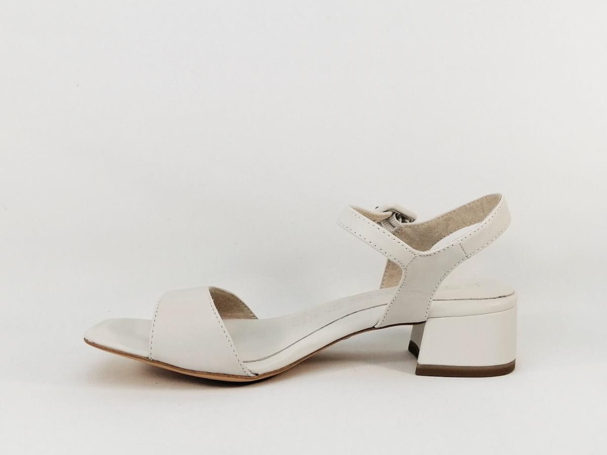 Sandale blanche talon carré hotsell