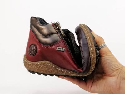 Chaussure montante femme confortable et souple RIEKER L7500 rouge double zip et lacets