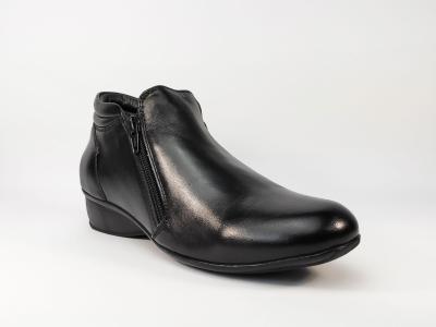 Bottillon d'hiver en cuir noir destockage LUXAT Exalite pour femme