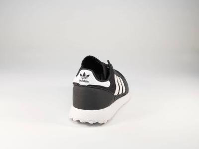 Basket garçon en toile gris ADIDAS Forest Grove à lacets destockage à pas cher